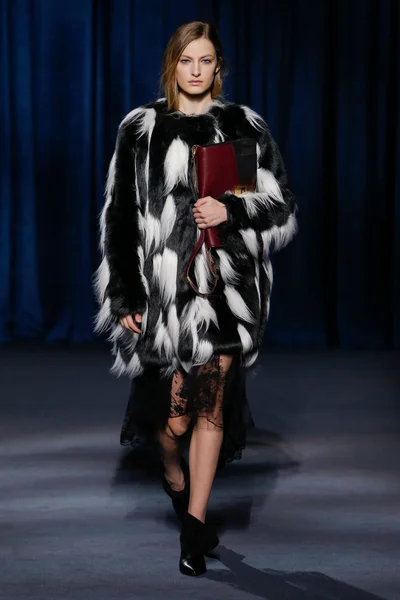 Look 37